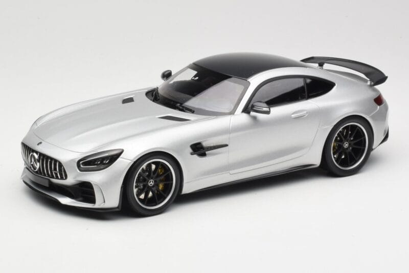 Mercedes AMG GT R C190 Strieborný Minichamps 1:18 155036025 Kov