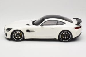 Mercedes AMG GT R C190 Biely Metalíza Minichamps 1:18 155036028 Kov – obrázok 3 z 6
