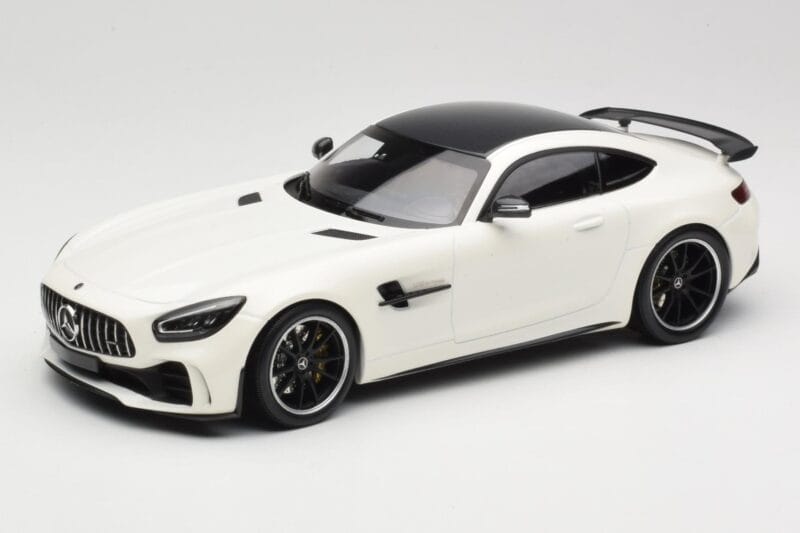 Mercedes AMG GT R C190 Biely Metalíza Minichamps 1:18 155036028 Kov