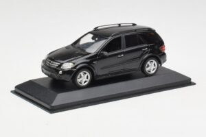Mercedes AMG ML 63 W164 Čierny Minichamps 1:43 400037670 Kov – obrázok 2 z 4