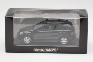 Mercedes AMG ML 63 W164 Čierny Minichamps 1:43 400037670 Kov – obrázok 4 z 4