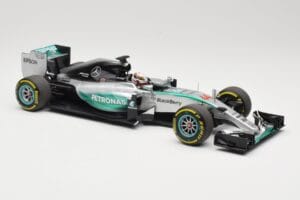 Mercedes AMG Petronas W06 Hybrid #44 L. Hamilton F1 World Champion 2015 Minichamps 1:18 186150044 Kov – obrázok 4 z 6