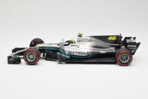 Mercedes AMG Petronas W08 V. Rossi Ride Swap Valencia December 2019 Minichamps 1:18 110191746 Kov – obrázok 3 z 6