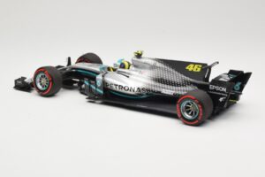 Mercedes AMG Petronas W08 V. Rossi Ride Swap Valencia December 2019 Minichamps 1:18 110191746 Kov – obrázok 5 z 6