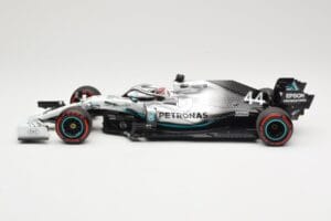 Mercedes AMG Petronas W10 #44 L. Hamilton Winner German GP 2019 Minichamps 1:18 110191144 Kov – obrázok 3 z 6