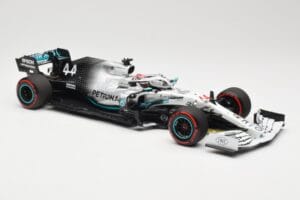 Mercedes AMG Petronas W10 #44 L. Hamilton Winner German GP 2019 Minichamps 1:18 110191144 Kov – obrázok 4 z 6