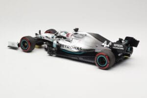 Mercedes AMG Petronas W10 #44 L. Hamilton Winner German GP 2019 Minichamps 1:18 110191144 Kov – obrázok 5 z 6