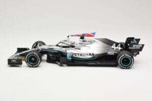 Mercedes AMG Petronas W10 #44 L. Hamilton Winner British GP 2019 Minichamps 1:18 110191044 Kov – obrázok 3 z 6