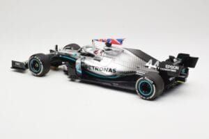 Mercedes AMG Petronas W10 #44 L. Hamilton Winner British GP 2019 Minichamps 1:18 110191044 Kov – obrázok 5 z 6
