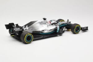 Mercedes AMG Petronas W10 #44 L. Hamilton Winner Chinese GP 2019 Minichamps 1:18 110190344 Kov – obrázok 2 z 6