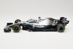 Mercedes AMG Petronas W10 #77 V. Bottas Winner USA GP 2019 Minichamps 1:18 110191877 Kov – obrázok 3 z 6
