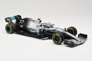 Mercedes AMG Petronas W10 #77 V. Bottas Winner USA GP 2019 Minichamps 1:18 110191877 Kov – obrázok 4 z 6