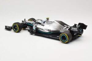 Mercedes AMG Petronas W10 #77 V. Bottas Winner USA GP 2019 Minichamps 1:18 110191877 Kov – obrázok 5 z 6