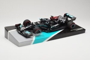 Mercedes AMG Petronas W12 E Performance #44 L. Hamilton Bahrain GP 2021 Minichamps 1:18 113210144 Kov – obrázok 2 z 6
