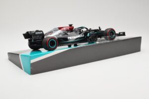 Mercedes AMG Petronas W12 E Performance #44 L. Hamilton Bahrain GP 2021 Minichamps 1:18 113210144 Kov – obrázok 3 z 6