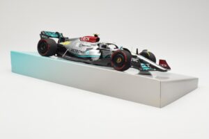 Mercedes AMG Petronas W13 E Performance #44 L. Hamilton 2022 Minichamps 1:18 113220044 Kov – obrázok 4 z 6