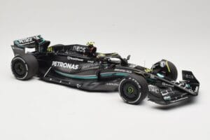 Mercedes AMG Petronas W14 E Performance #44 L. Hamilton Bahrain GP 2023 Minichamps 1:18 110230144 Kov – obrázok 4 z 6