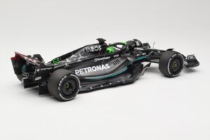 Mercedes AMG Petronas W14 E Performance #63 G. Russell Bahrain GP 2023 Minichamps 1:18 110230163 Kov – obrázok 2 z 6