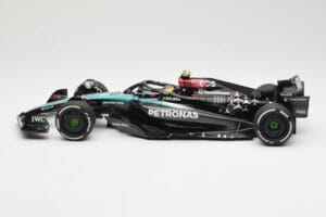 Mercedes AMG Petronas W15 E Performance #44 L. Hamilton 2024 Minichamps 1:18 110240144 Kov – obrázok 5 z 6