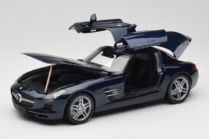Mercedes SLS AMG C197 Blue Metallic Minichamps 1:18 180039021 Kov – obrázok 2 z 8