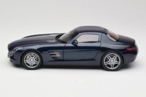 Mercedes SLS AMG C197 Blue Metallic Minichamps 1:18 180039021 Kov – obrázok 4 z 8