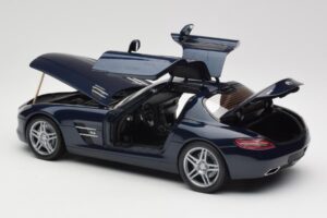Mercedes SLS AMG C197 Blue Metallic Minichamps 1:18 180039021 Kov – obrázok 5 z 8