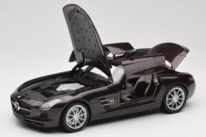 Mercedes AMG SLS C197 Brown Metallic Minichamps 1:18 100039028 Kov – obrázok 2 z 8