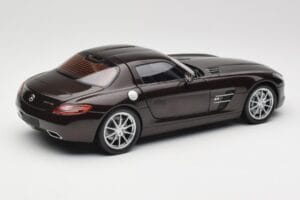 Mercedes AMG SLS C197 Brown Metallic Minichamps 1:18 100039028 Kov – obrázok 3 z 8