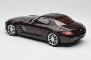 Mercedes AMG SLS C197 Brown Metallic Minichamps 1:18 100039028 Kov – obrázok 7 z 8