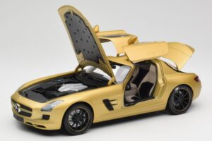 Mercedes AMG SLS C197 Zlatý Minichamps 1:18 100039024 Kov – obrázok 2 z 8