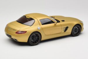 Mercedes AMG SLS C197 Zlatý Minichamps 1:18 100039024 Kov – obrázok 3 z 8