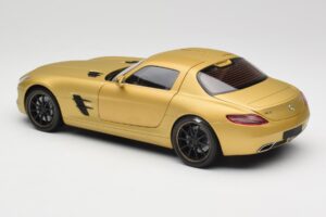 Mercedes AMG SLS C197 Zlatý Minichamps 1:18 100039024 Kov – obrázok 7 z 8