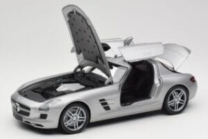 Mercedes AMG SLS C197 Grey Metallic Minichamps 1:18 100039025 Kov – obrázok 2 z 8