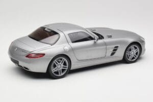 Mercedes AMG SLS C197 Grey Metallic Minichamps 1:18 100039025 Kov – obrázok 3 z 8