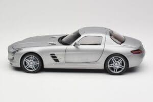 Mercedes AMG SLS C197 Grey Metallic Minichamps 1:18 100039025 Kov – obrázok 4 z 8