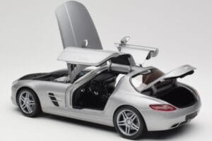 Mercedes AMG SLS C197 Grey Metallic Minichamps 1:18 100039025 Kov – obrázok 5 z 8