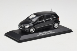 Mercedes B-Class W245 Autoškola Čierny Minichamps 1:43 MB005 Kov – obrázok 2 z 4