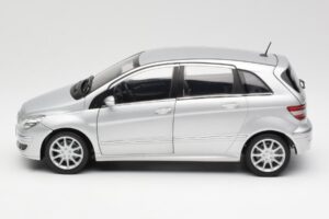 Mercedes B-Class W245 Strieborný Kyosho 1:18 B66962326 Kov – obrázok 4 z 8