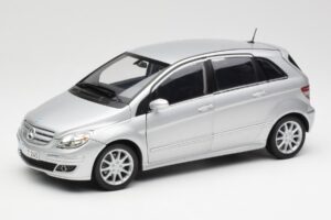 Mercedes B-Class W245 Strieborný Kyosho 1:18 B66962326 Kov