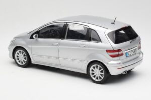 Mercedes B-Class W245 Strieborný Kyosho 1:18 B66962326 Kov – obrázok 7 z 8