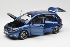 Mercedes B-Class W246 Lotus Modrý Metalíza Norev 1:18 B66961410 Kov – obrázok 2 z 8