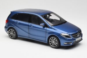 Mercedes B-Class W246 Lotus Modrý Metalíza Norev 1:18 B66961410 Kov – obrázok 6 z 8