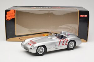 Mercedes 300 SLR W196S #722 S. Moss / D. Jenkinson Mille Miglia Winner 1955 Maisto 1:18 536887 Kov – obrázok 8 z 8