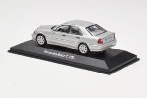 Mercedes C 200 W202 Iridium Silver Minichamps 1:43 B66040488 Kov – obrázok 3 z 4
