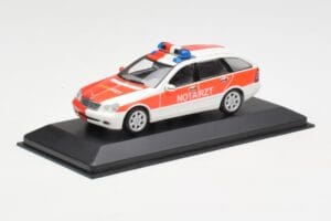 Mercedes C-Class S203 Notarzt Minichamps 1:43 430030190 Kov – obrázok 2 z 4