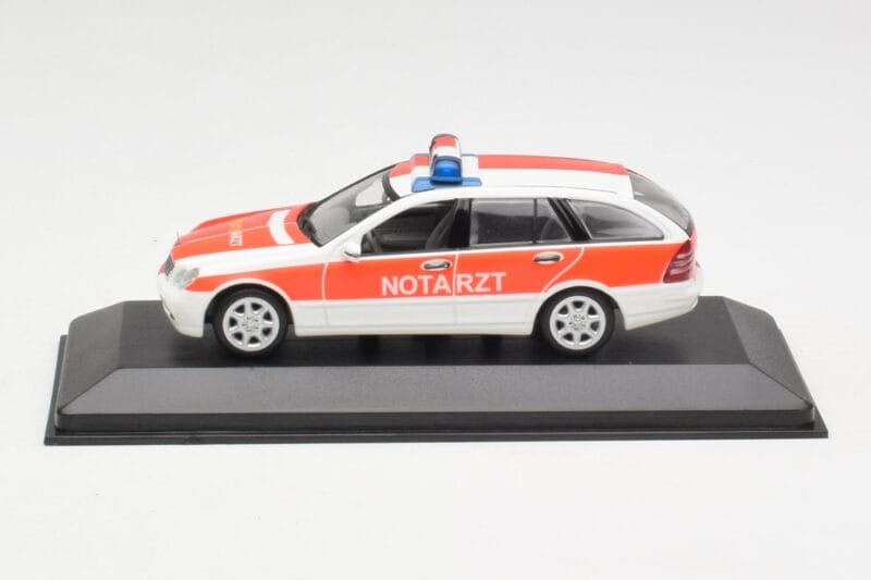 Mercedes C-Class S203 Notarzt Minichamps 1:43 430030190 Kov