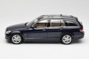 Mercedes C-Class S204 T-Modell Tanzanite Modrý AUTOart 1:18 B66962352 Kov – obrázok 4 z 8