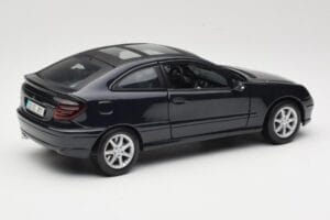 Mercedes C-Class Sports Coupe CL203 Modrý Maisto 1:18 B66962124 Kov – obrázok 3 z 8