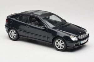 Mercedes C-Class Sports Coupe CL203 Modrý Maisto 1:18 B66962124 Kov – obrázok 6 z 8
