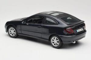 Mercedes C-Class Sports Coupe CL203 Modrý Maisto 1:18 B66962124 Kov – obrázok 7 z 8